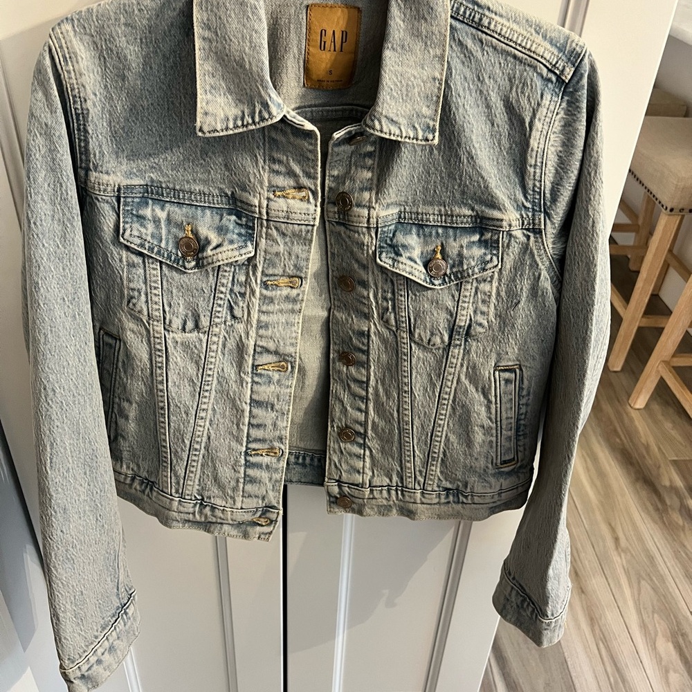 GAP Women's Icon Denim Jacket